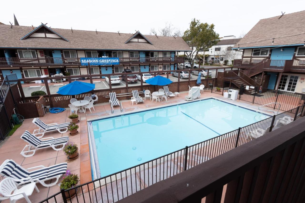 King Frederik Inn Solvang Exterior photo