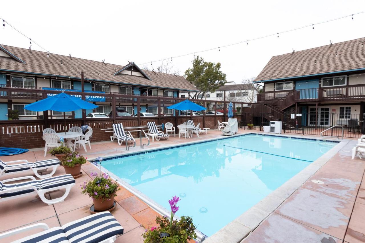 King Frederik Inn Solvang Exterior photo