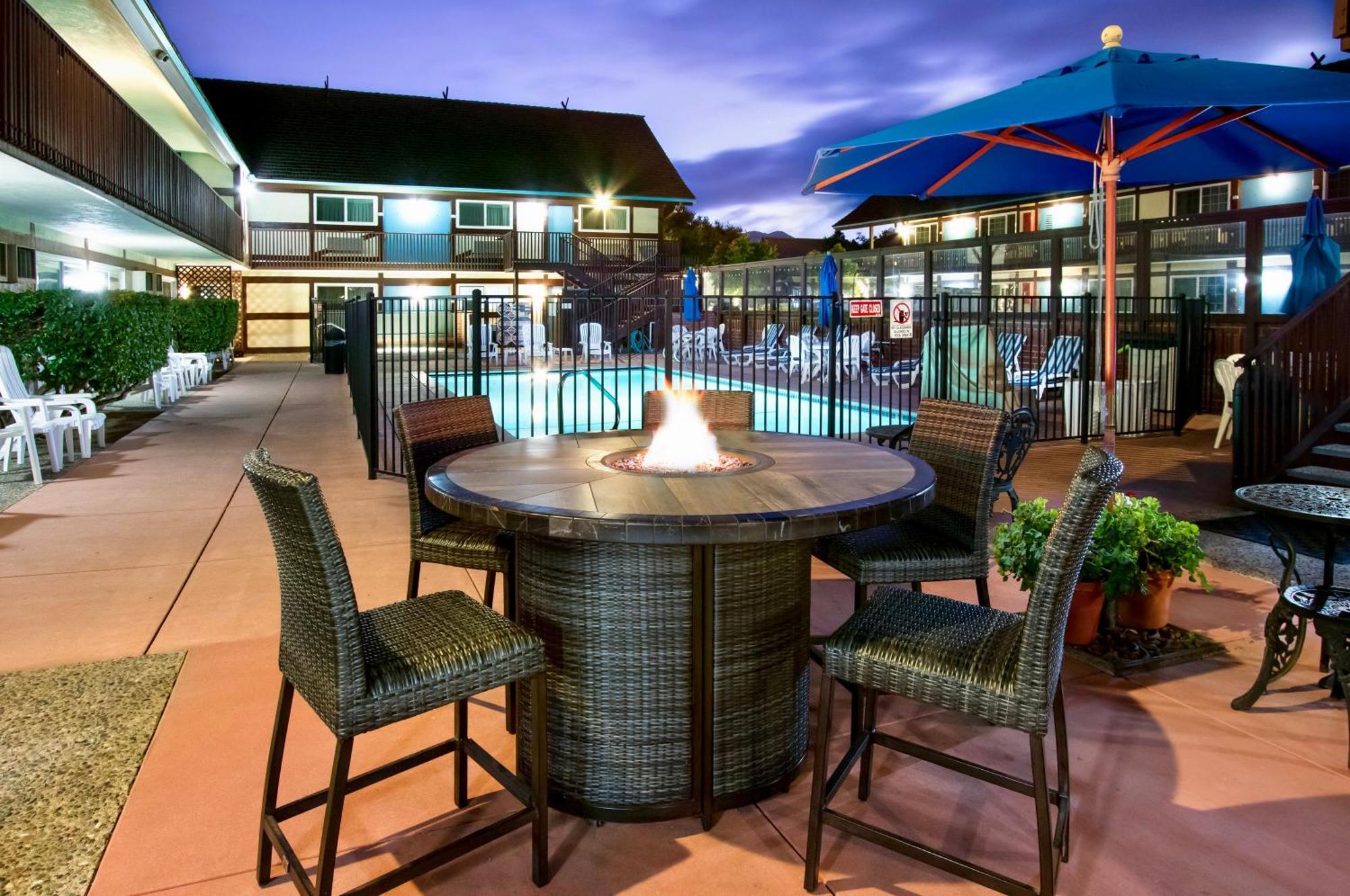 King Frederik Inn Solvang Exterior photo