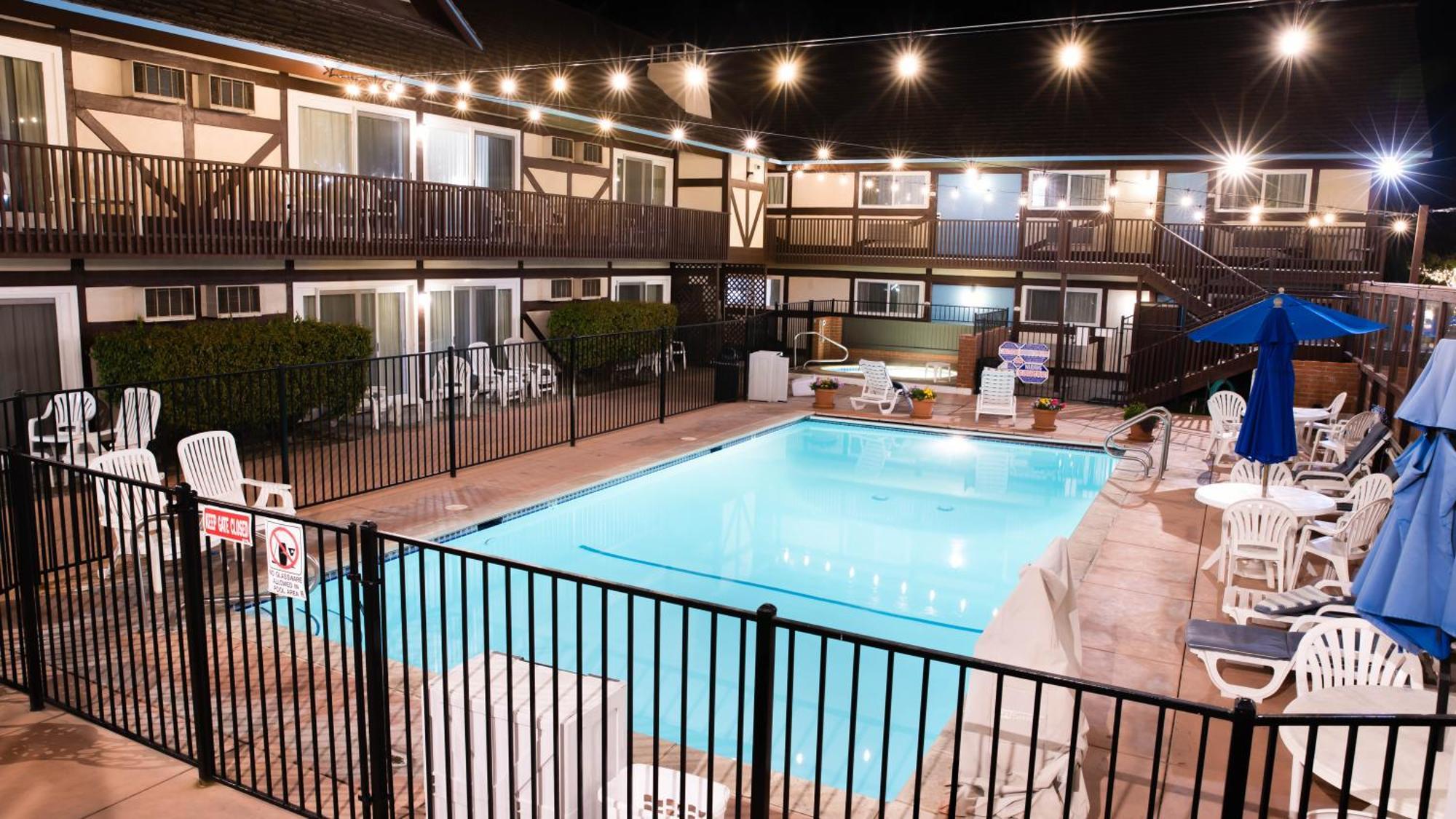 King Frederik Inn Solvang Exterior photo
