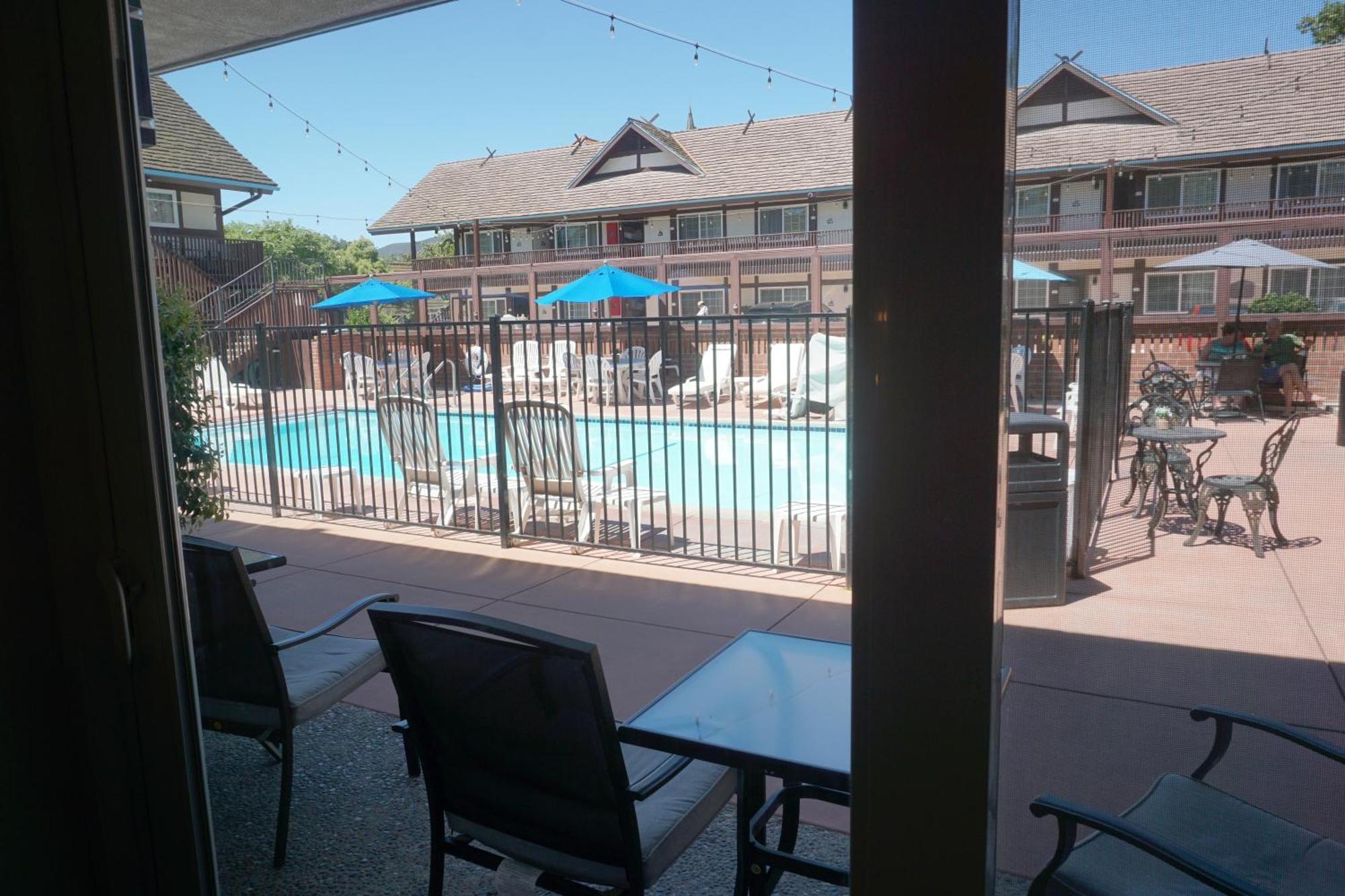 King Frederik Inn Solvang Exterior photo