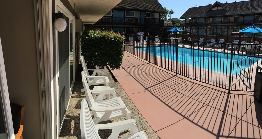King Frederik Inn Solvang Exterior photo