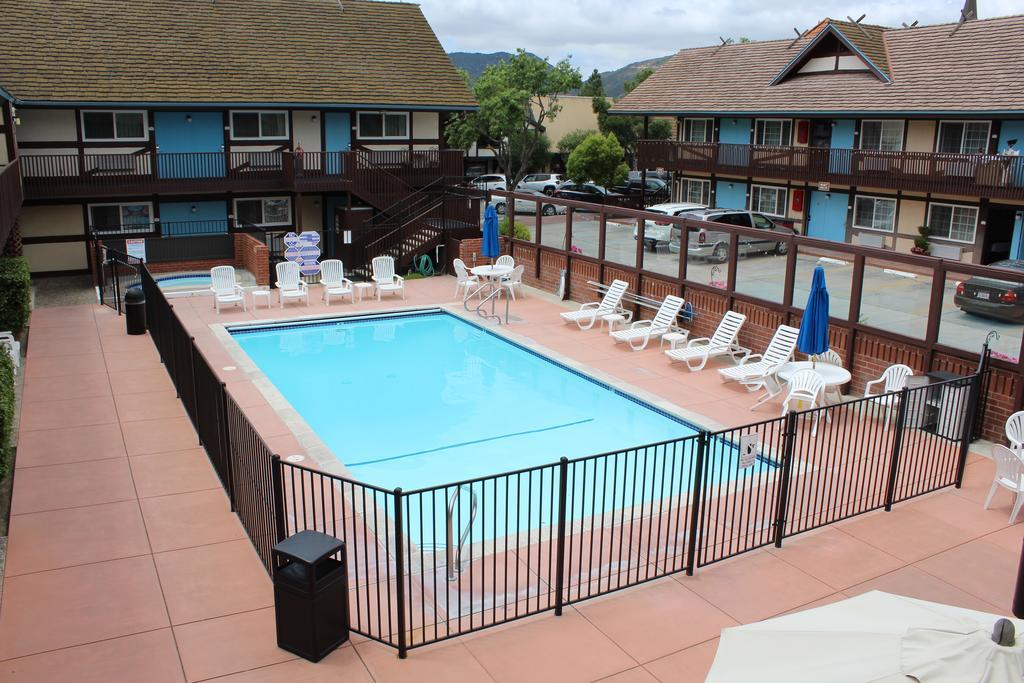King Frederik Inn Solvang Exterior photo