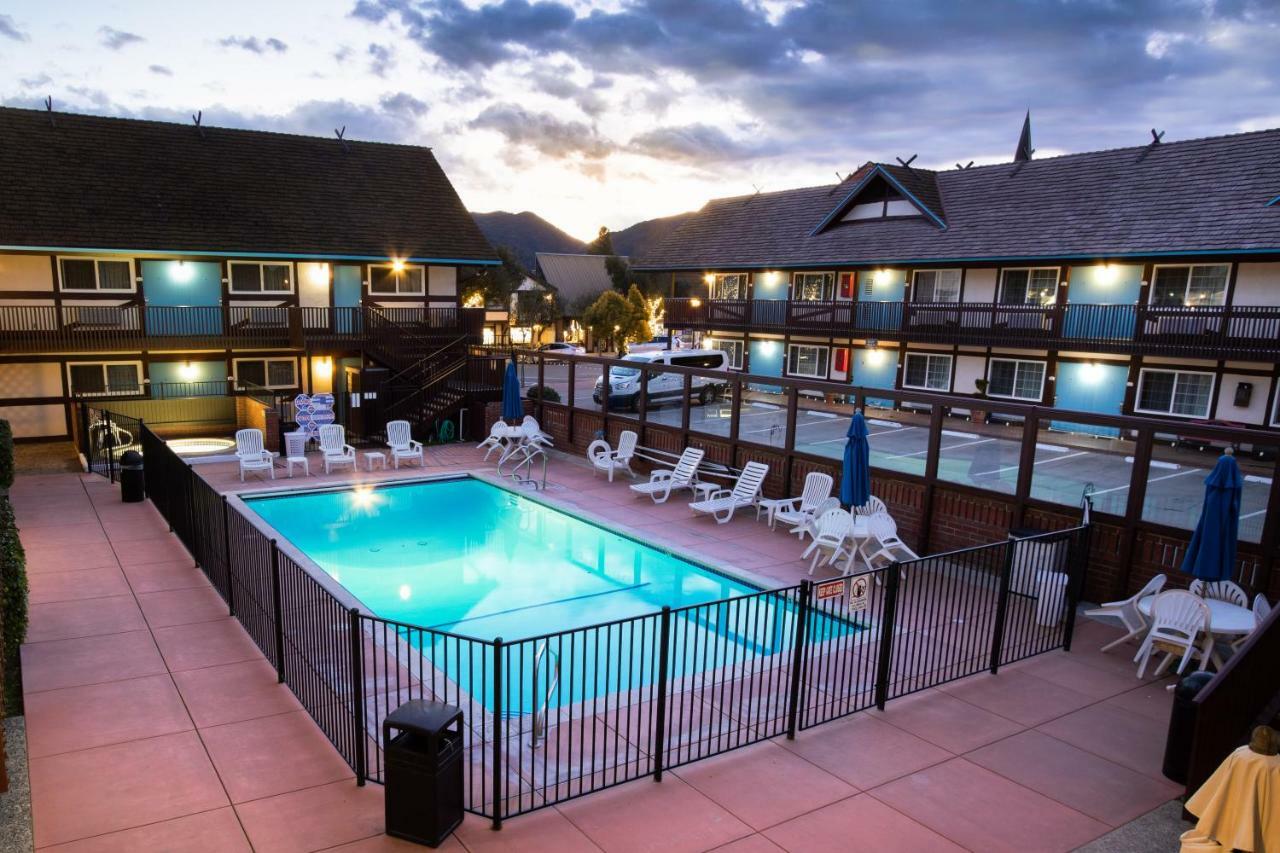 King Frederik Inn Solvang Exterior photo